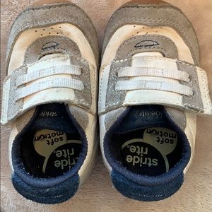 Stride right soft motion Baby 4